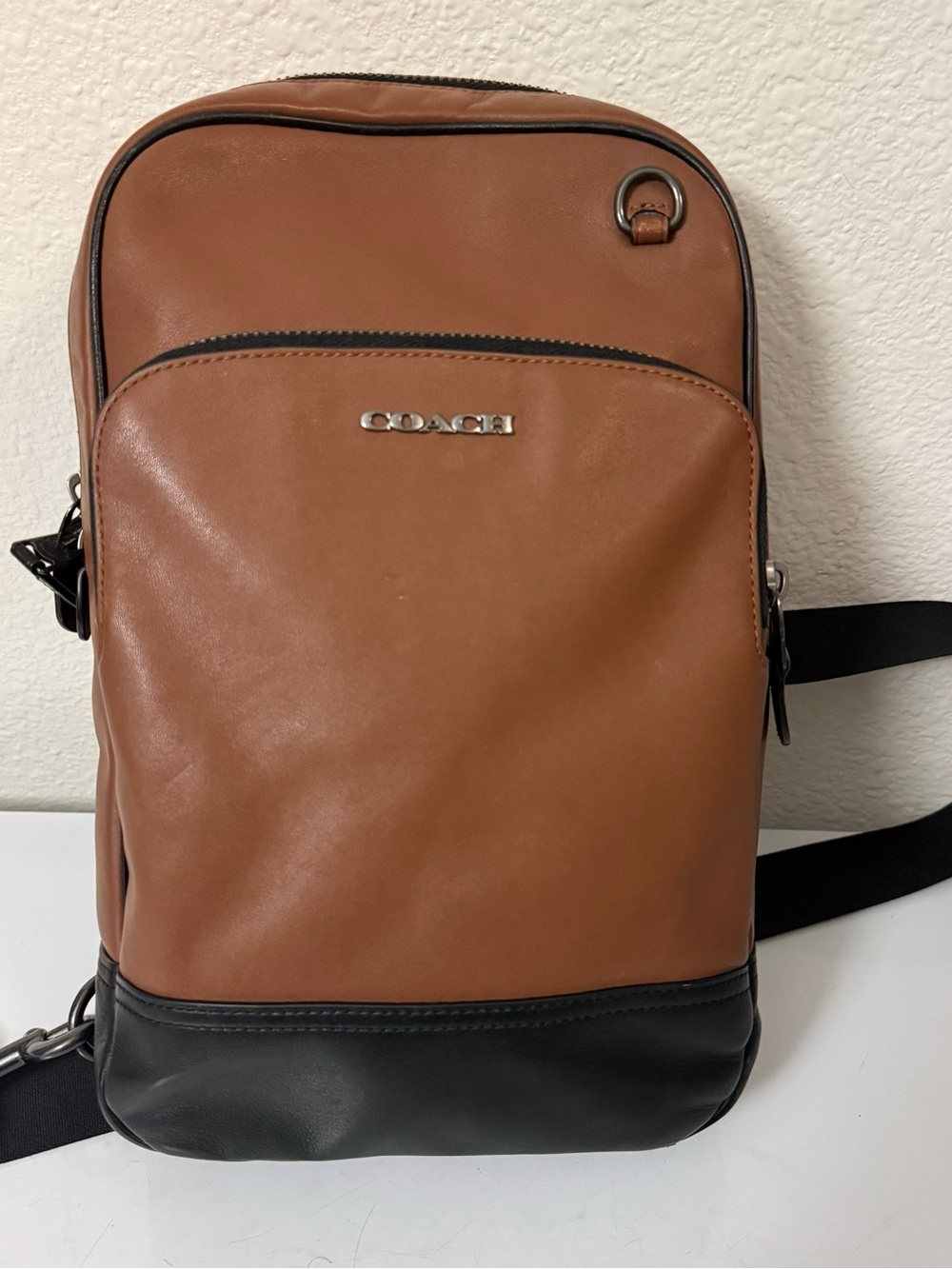 Coach Graham Sling Pack Backpack Carry Bag Leather Saddle Brown (C2931)
